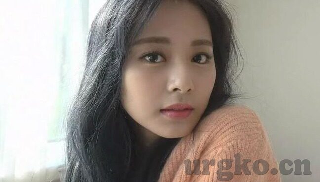 人妻撅起圆润的肥臀-优雅与韵味，人妻圆润臀部的微妙魅力